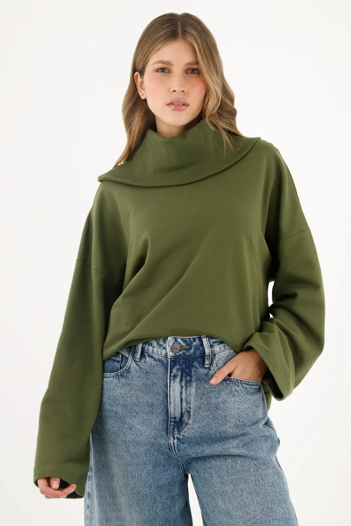 Buzo de cuello alto drapeado verde para mujer