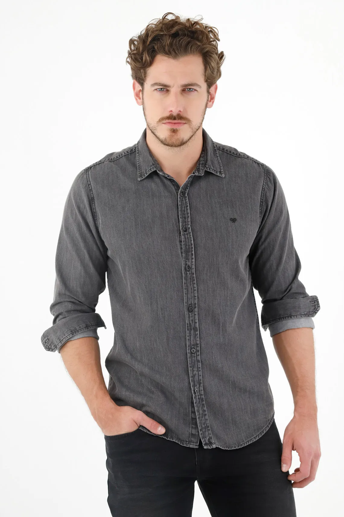 Camisa negra de botones hombre